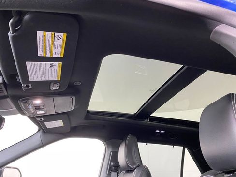 Used 2021 Ford Explorer ST image 9