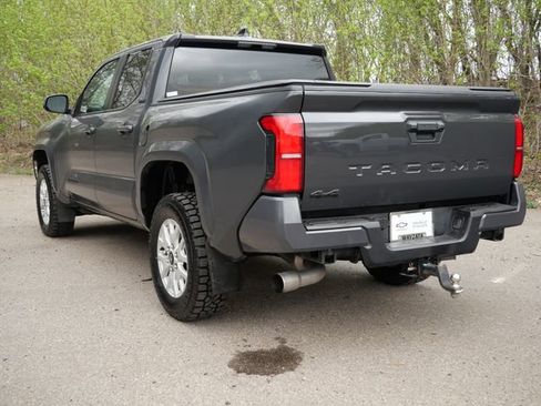 Used 2024 Toyota Tacoma SR5 AWD/4WD image 5