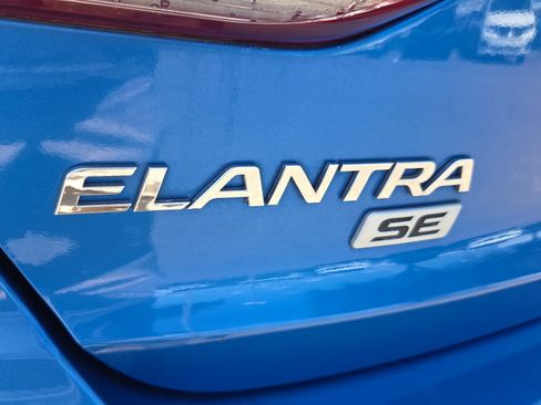 Used 2017 Hyundai Elantra SE FWD image 27