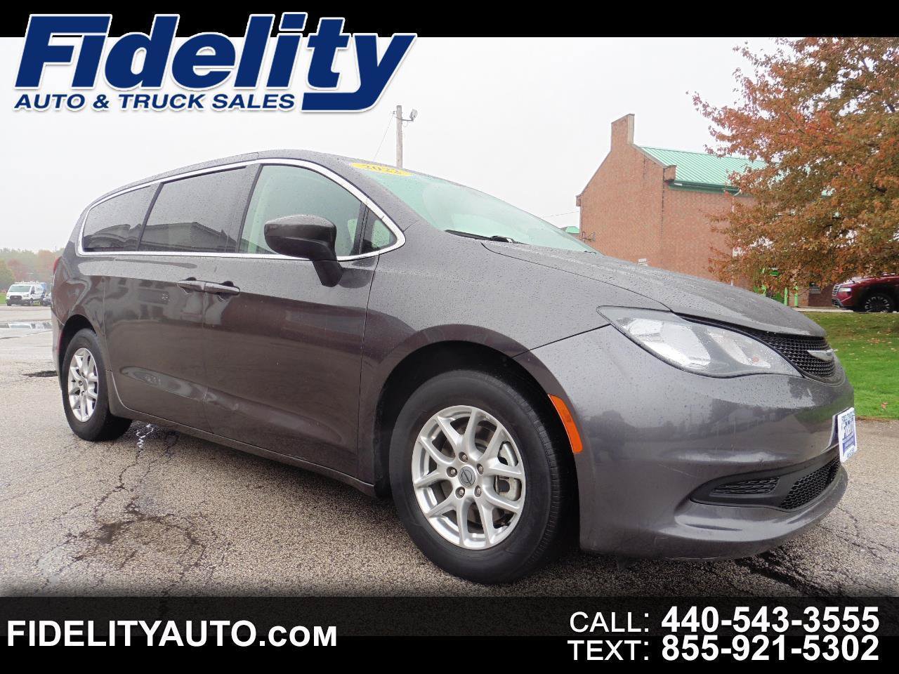 Used 2022 Chrysler Voyager LX FWD image 1