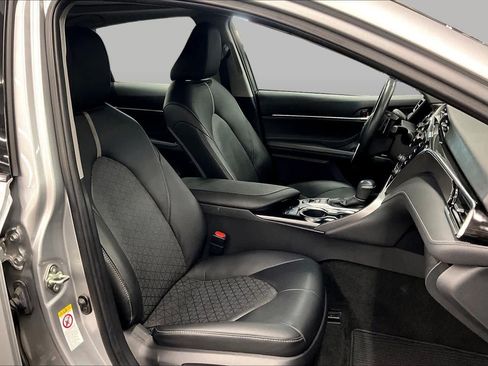 Used 2018 Toyota Camry XSE w/ Driver Assist Package FWD image 8