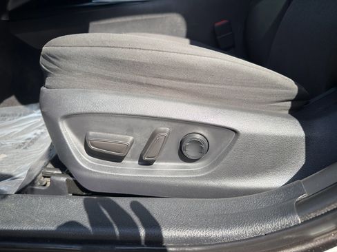 Used 2018 Toyota Camry LE image 20