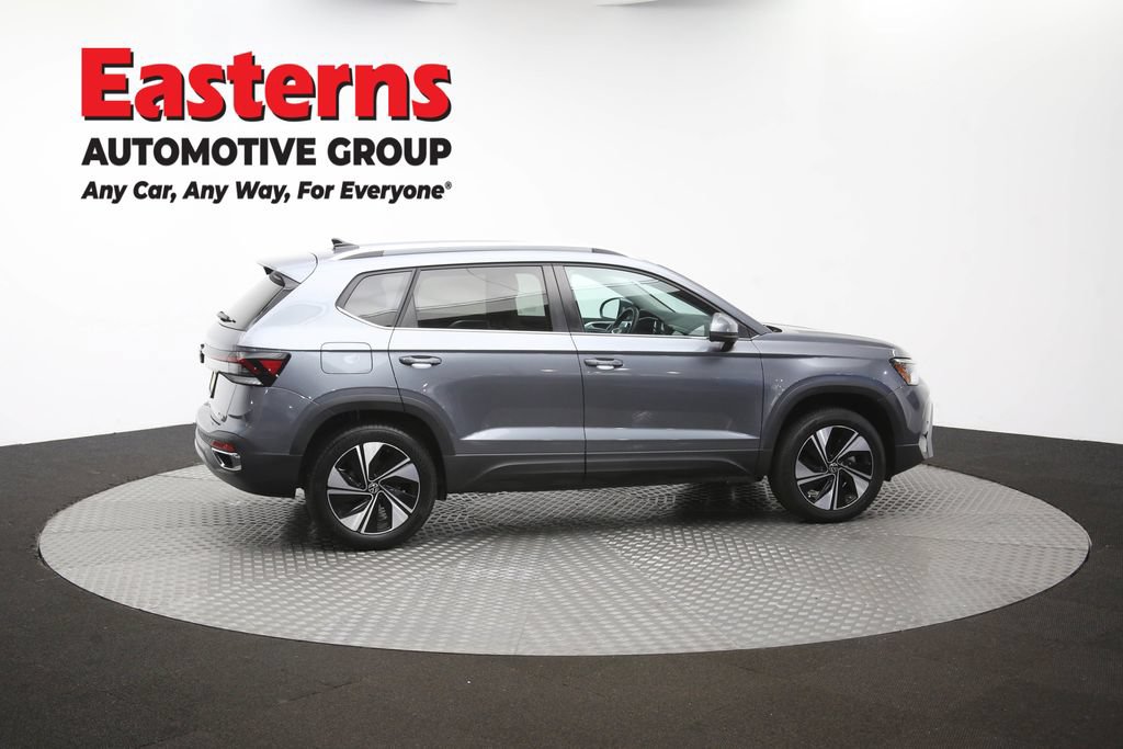 Used 2025 Volkswagen Taos SE AWD/4WD image 43