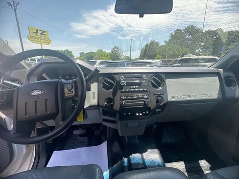 Used 2016 Ford F550 2WD Crew Cab Super Duty image 13