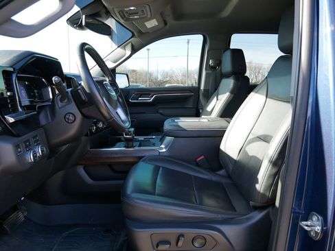 Used 2022 GMC Sierra 1500 SLT w/ SLT Convenience Package image 11