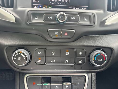 Used 2024 GMC Terrain SLE AWD/4WD image 37