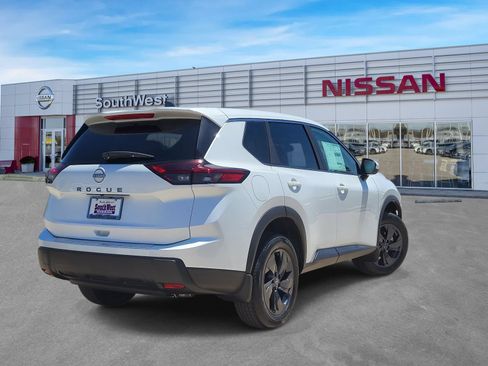 New 2026 Nissan Rogue SV FWD image 5
