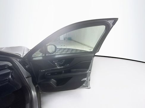 Used 2021 Lincoln Corsair FWD image 31