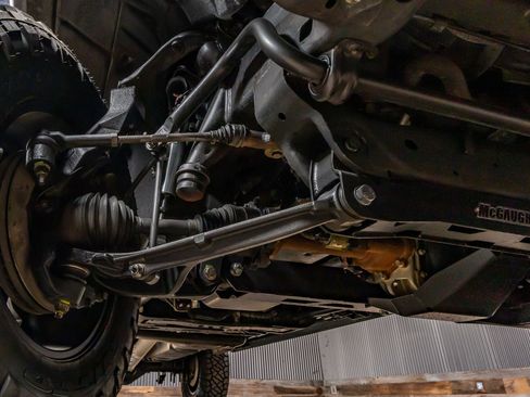 Used 2024 Chevrolet Silverado 2500 ZR2 w/ Technology Package image 14