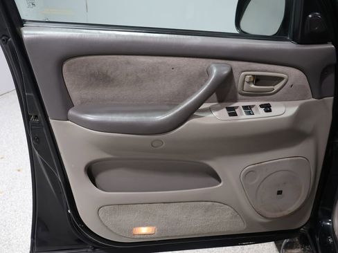 Used 2002 Toyota Sequoia SR5 image 13