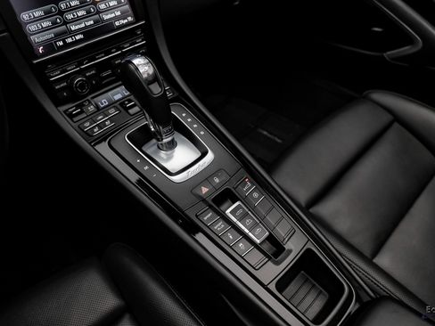 Used 2015 Porsche 911 Turbo image 59