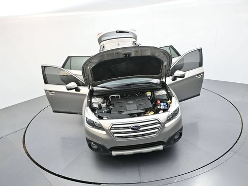 Used 2017 Subaru Outback 3.6R Limited AWD/4WD image 33