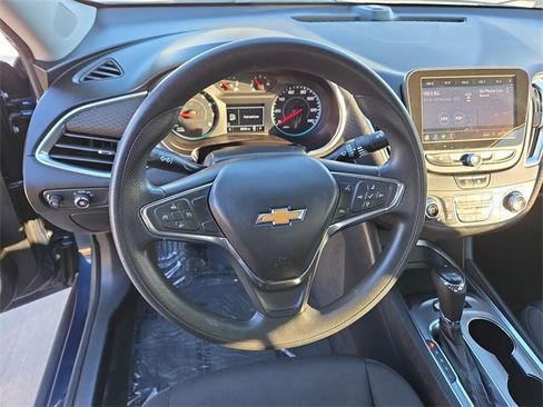 Used 2020 Chevrolet Malibu LT image 33