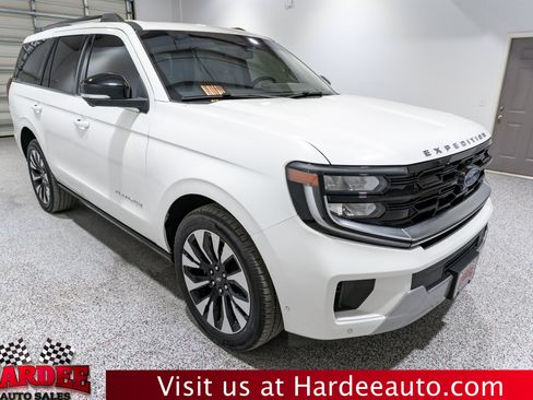 Used 2025 Ford Expedition Platinum w/ Driver's Package AWD/4WD image 6