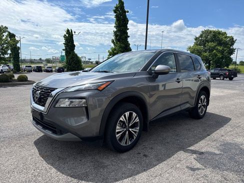 Used 2023 Nissan Rogue SV AWD/4WD image 16