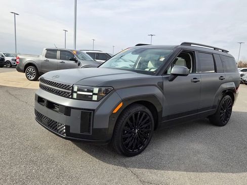 Used 2024 Hyundai Santa Fe Calligraphy image 3