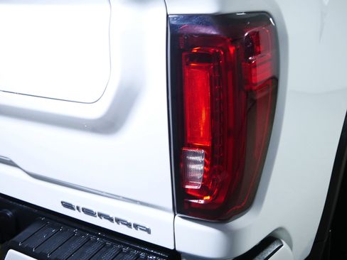 Used 2022 GMC Sierra 2500 Denali AWD/4WD image 17