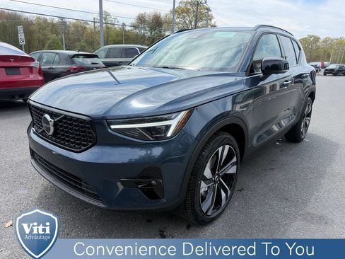 Used 2026 Volvo XC40 B5 Plus w/ Protection Package Premier AWD/4WD image 4