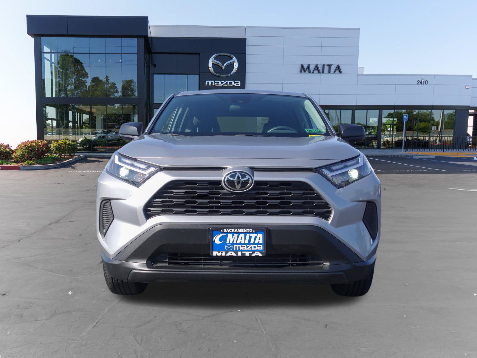 Used 2025 Toyota RAV4 LE AWD/4WD image 8