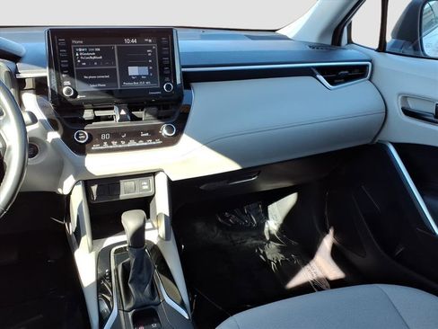 Used 2022 Toyota Corolla Cross LE image 14