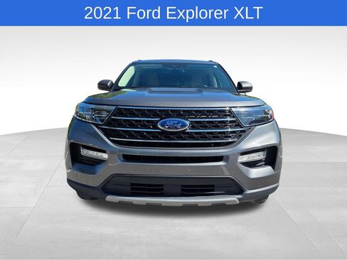 Used 2021 Ford Explorer XLT w/ Equipment Group 202A RWD image 9