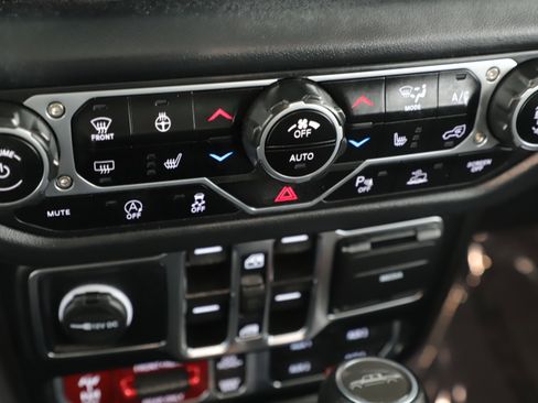 Certified 2024 Jeep Gladiator Rubicon w/ Safety Group image 14