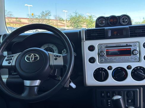 Used 2014 Toyota FJ Cruiser 4WD w/ Upgrade Package image 15