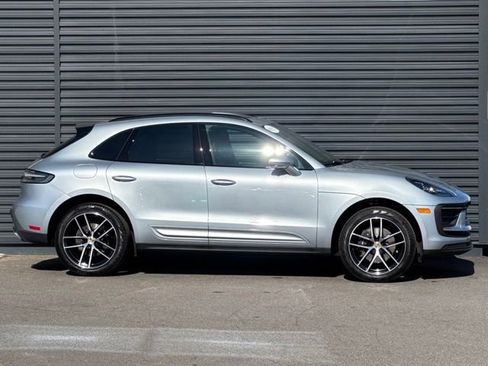 Used 2025 Porsche Macan AWD/4WD image 8