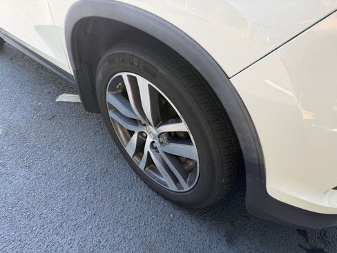 Used 2017 Honda Pilot Touring image 11