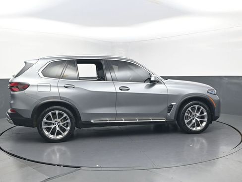 Used 2024 BMW X5 xDrive40i w/ Premium Package AWD/4WD image 9