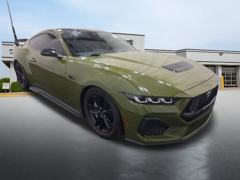 Used 2024 Ford Mustang GT RWD image 2