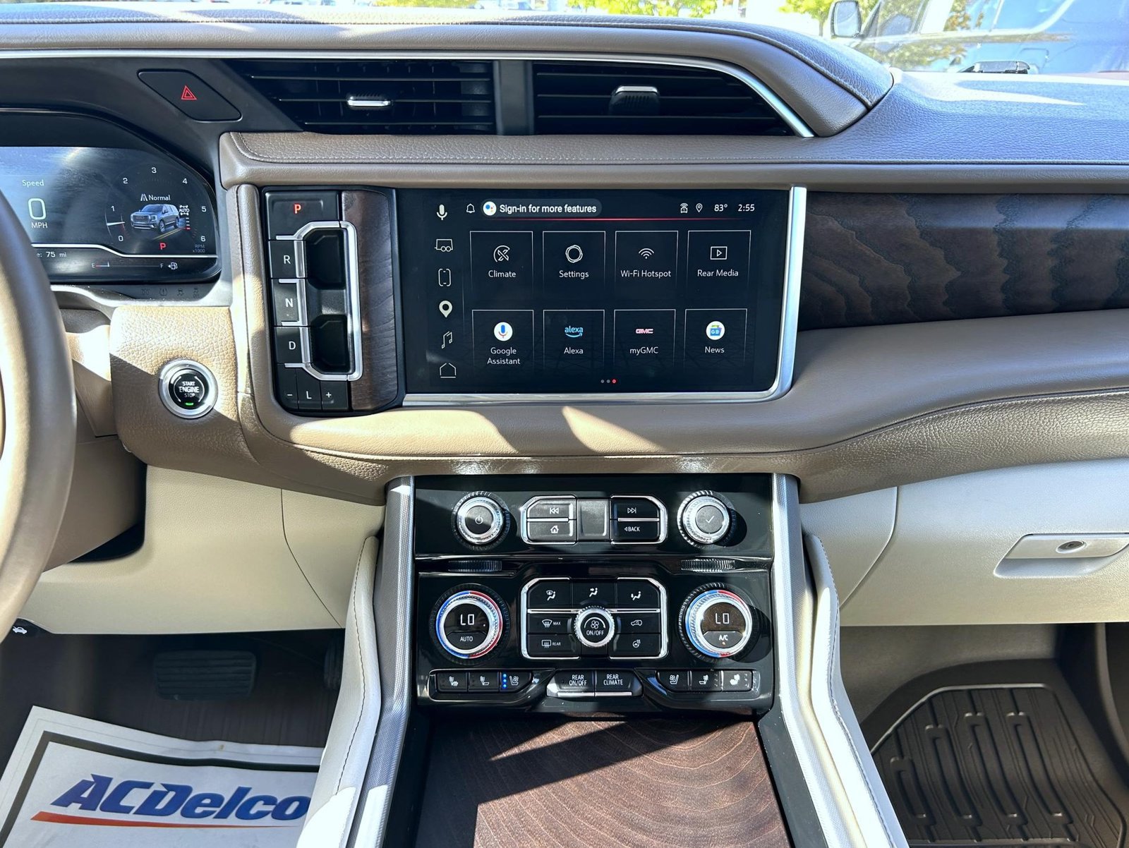 Used 2024 GMC Yukon Denali w/ Advanced Technology Package AWD/4WD image 19