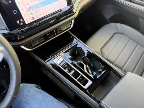 New 2026 Volkswagen Atlas Cross Sport SEL R-Line image 18