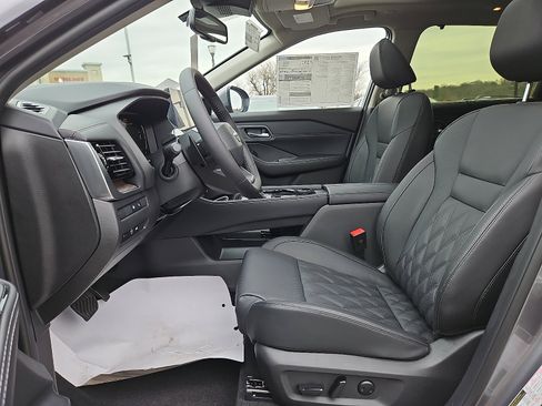 New 2026 Nissan Rogue Platinum AWD/4WD image 11
