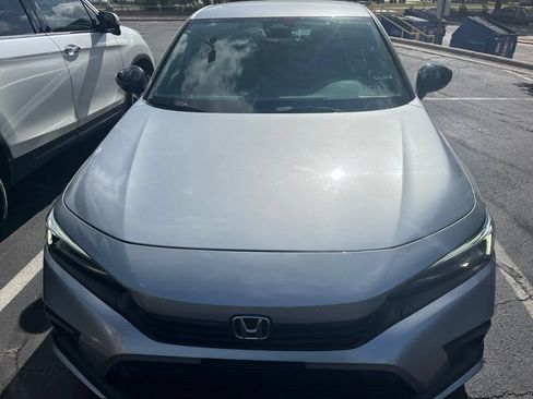 Used 2023 Honda Civic Sport image 2
