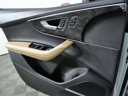 Used 2025 Audi Q7 3.0T Premium Plus image 24