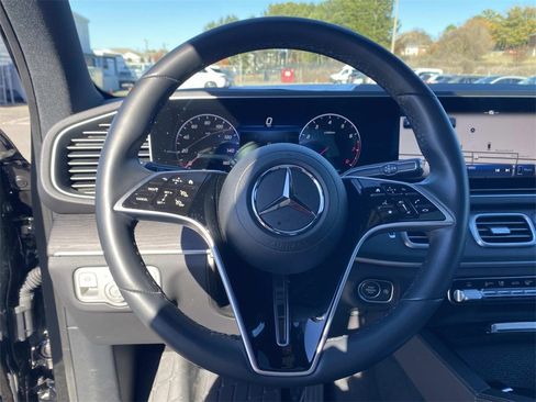 Used 2025 Mercedes-Benz GLE 350 4MATIC image 18