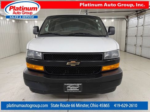 Used 2018 Chevrolet Express 3500 Extended w/ Driver Convenience Package RWD image 8