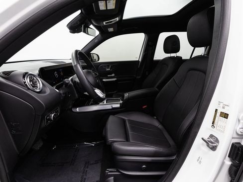 Certified 2025 Mercedes-Benz GLB 250 4MATIC image 7