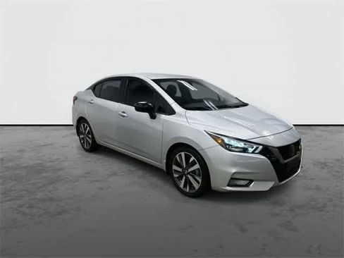 Used 2020 Nissan Versa SR image 5