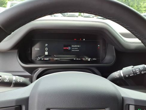 Certified 2025 Land Rover Defender 110 X-Dynamic SE AWD/4WD image 18