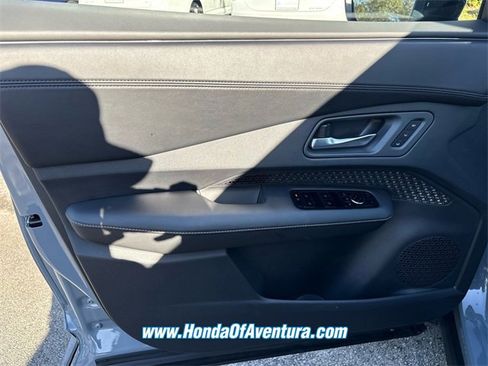 Used 2024 Nissan Ariya FWD image 19