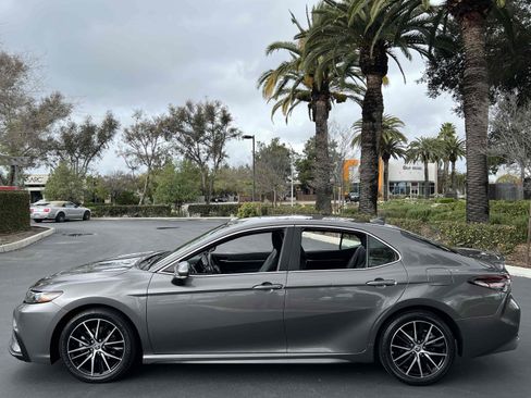 Used 2021 Toyota Camry SE w/ Convenience Package image 80