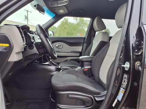 Used 2014 Kia Soul FWD image 14