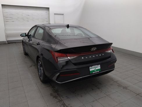 Used 2025 Hyundai Elantra Sport FWD image 5