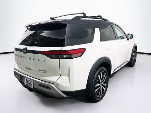 Used 2023 Nissan Pathfinder Platinum image 7