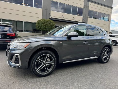 Used 2022 Audi Q5 e Premium Plus w/ Premium Plus Package AWD/4WD image 5