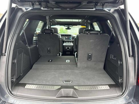 Used 2022 GMC Yukon Denali w/ Denali Premium Package AWD/4WD image 7