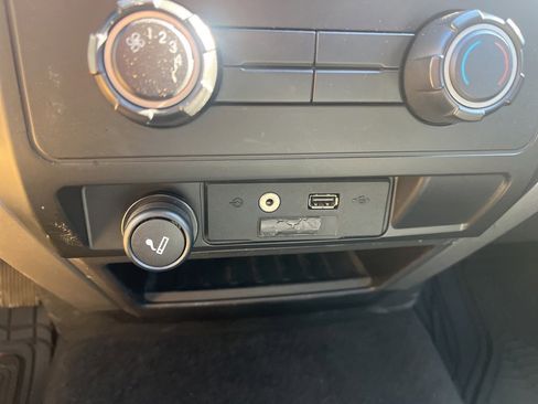 Used 2012 Ford F150 XLT w/ XLT Chrome Pkg image 17