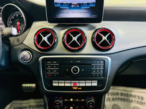 Used 2018 Mercedes-Benz CLA 250 image 25